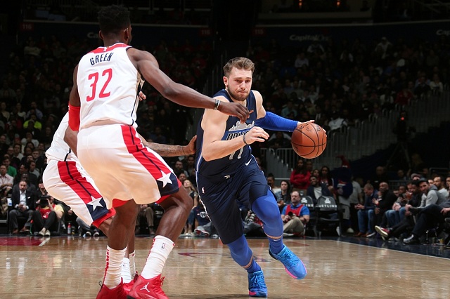 平博娱乐-Ming新星败北表现惊艳，DWG未来可期！-平博娱乐